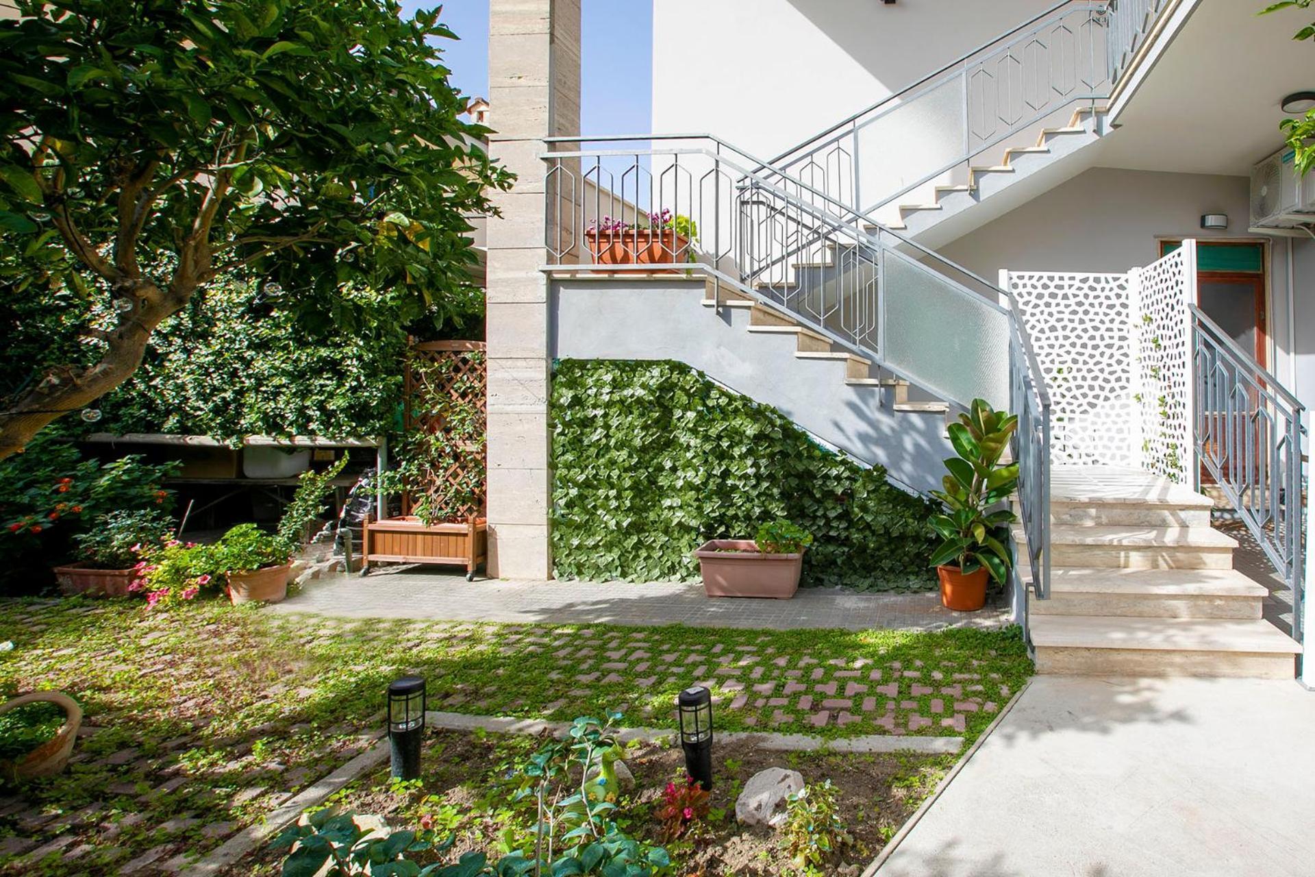 Domina Guest House Фиумичино Екстериор снимка